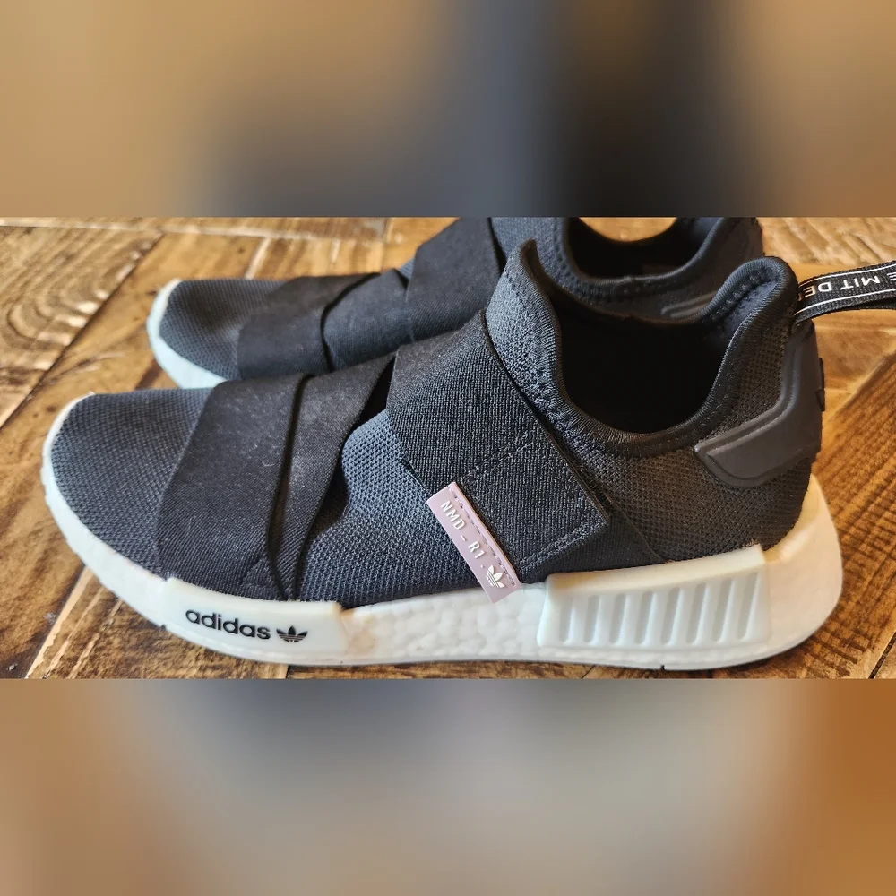 Adidas Originals NMD R1 Sneakers Black Size 8 Women's Running Shoes Black - Picture 5 of 13